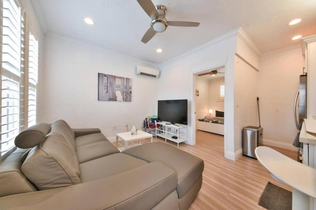 1000#3 Renovated Home by Beach & Sand - AC & More! image