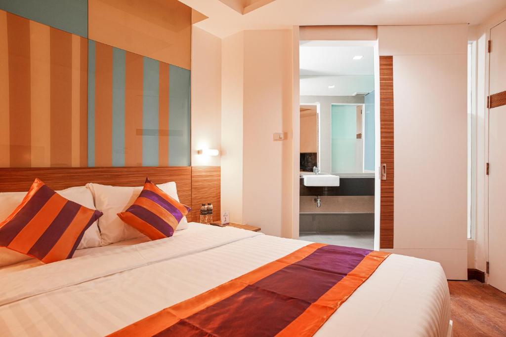 Двухместный (Улучшенный двухместный номер с 1 кроватью), Asoke Suites