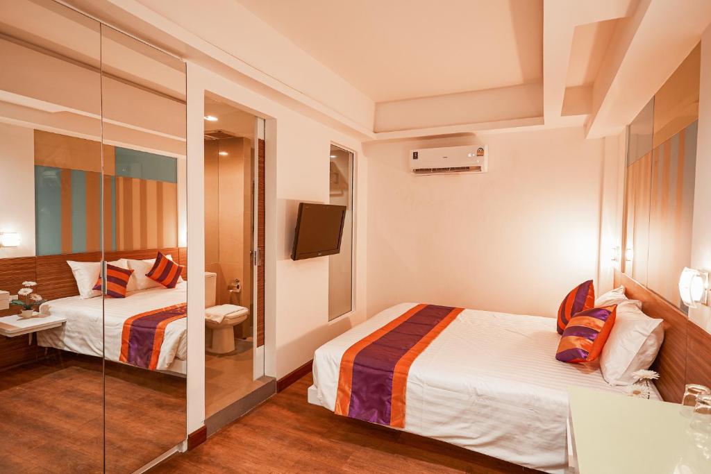 Двухместный (Улучшенный двухместный номер с 1 кроватью), Asoke Suites