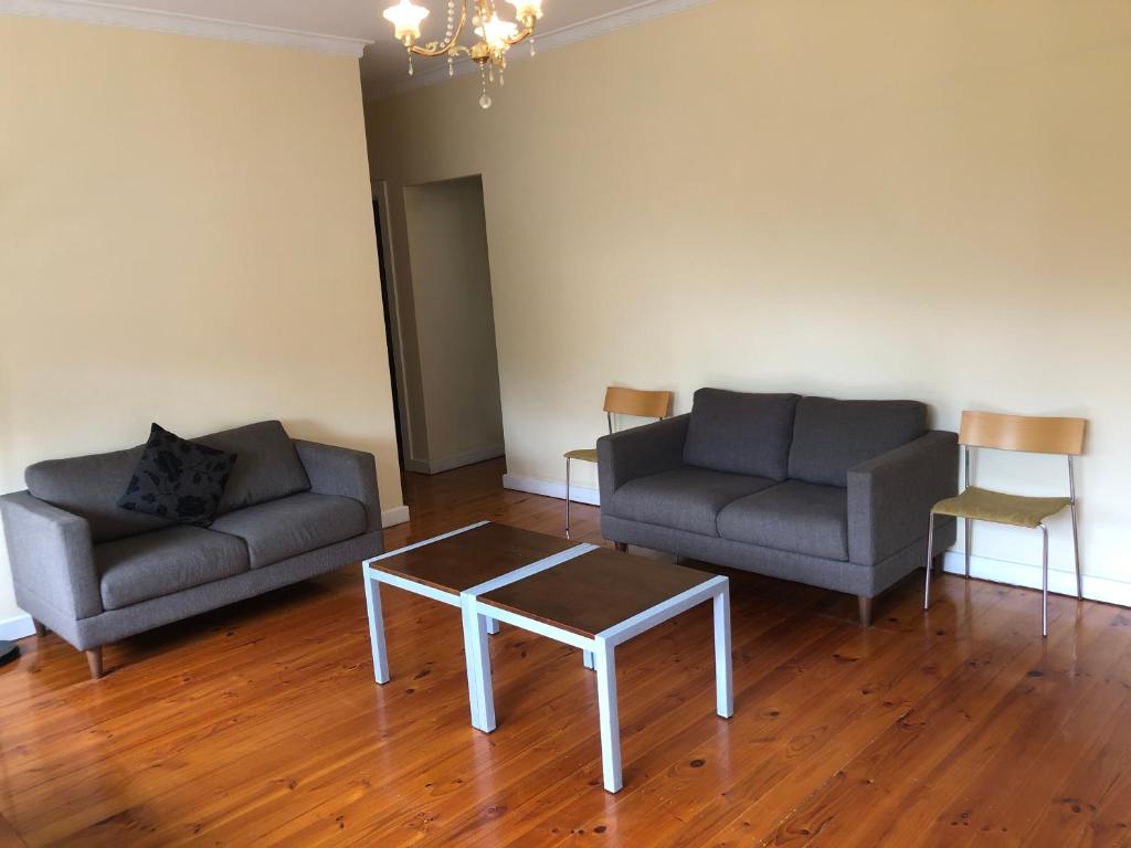 Glenelg Holiday Apartments-Ellis photo 3