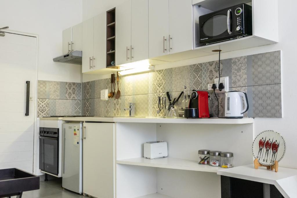 Stunning Maboneng Precinct Studio Apartment at 12 Decades Building photo 4