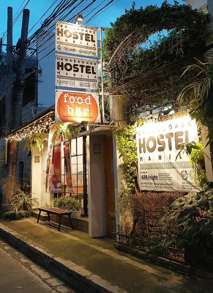 Crossroads Hostel Manila photo 1