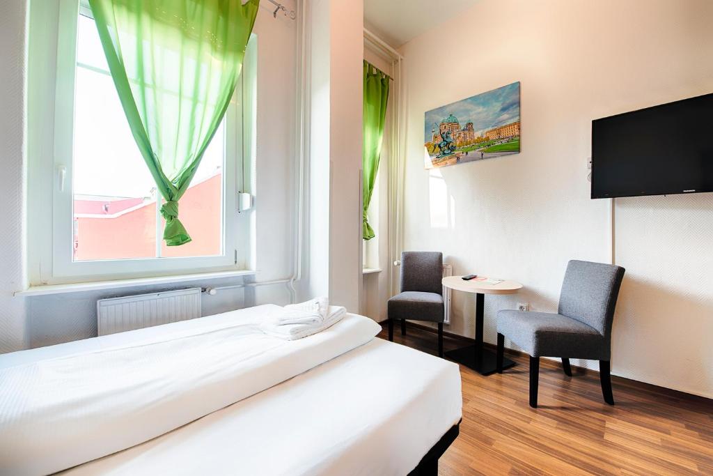 Hotel B1 photo 2
