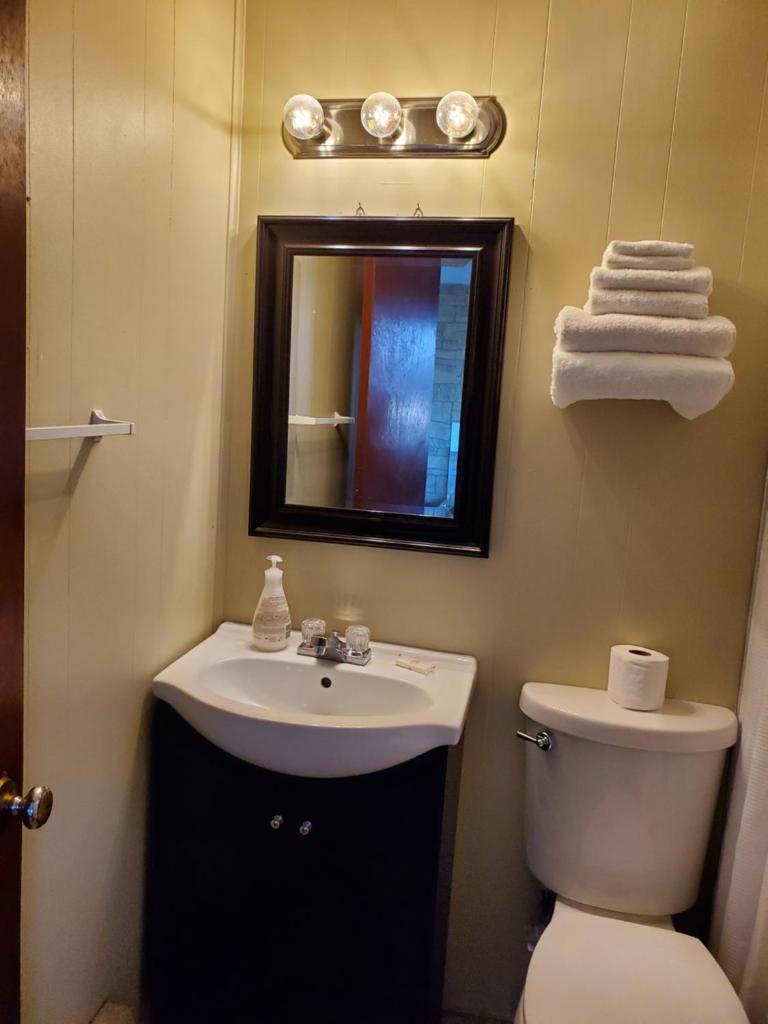 Town and Country Motel photo 3