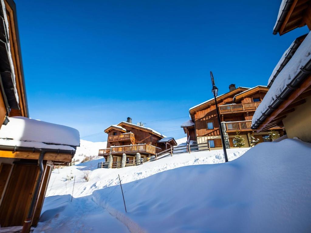 Luxurious chalet near the pistes in family-friendly St François Longchamp photo 1