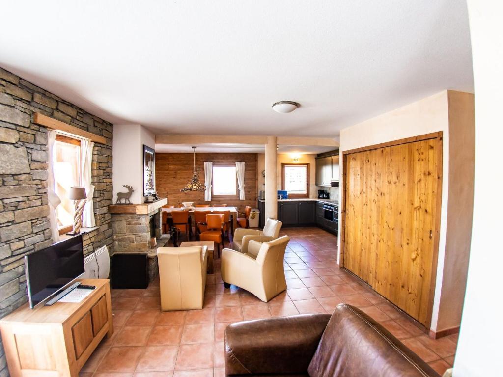 Luxurious chalet near the pistes in family-friendly St François Longchamp photo 4