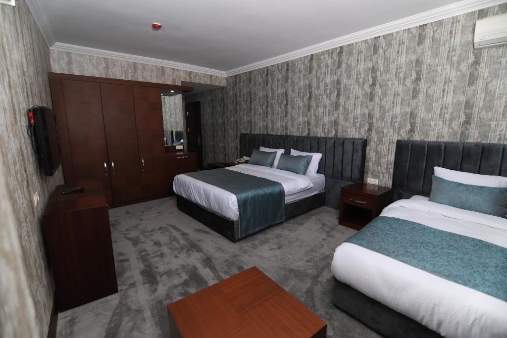 SARDUR HOTEL photo 2