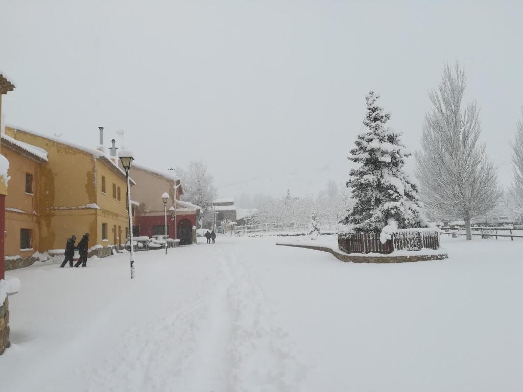 CASERIO INAZARES - MONTAÑA, CHIMENEA, NIEVE, BARBACOa photo 3