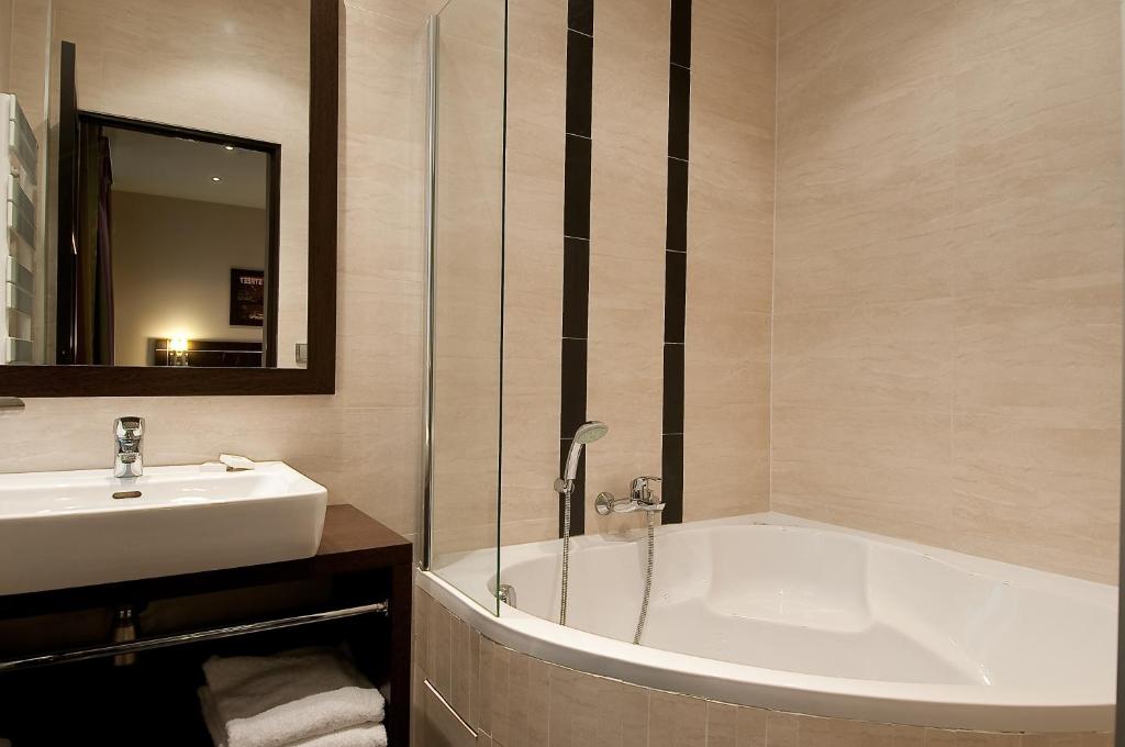 Двухместный (Улучшенный двухместный номер с 1 кроватью), Hotel Choiseul Opera
