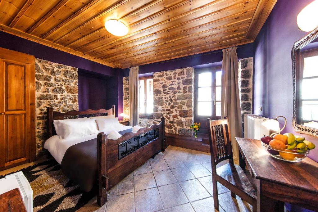 Stone Suites by White Hills photo 2