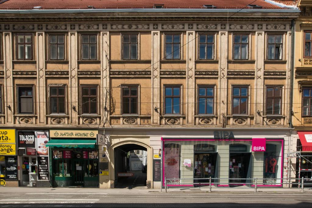 S&L1 REPUBLIC ZAGREB CENTER photo 2
