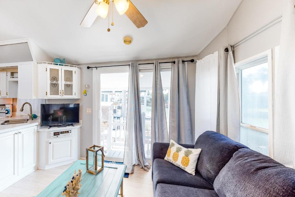 Long Island Village Unit 659 Island Breeze photo 2