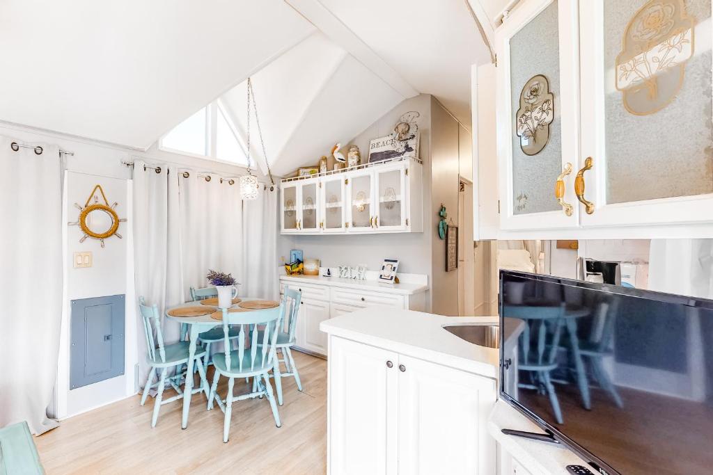 Long Island Village Unit 659 Island Breeze photo 3