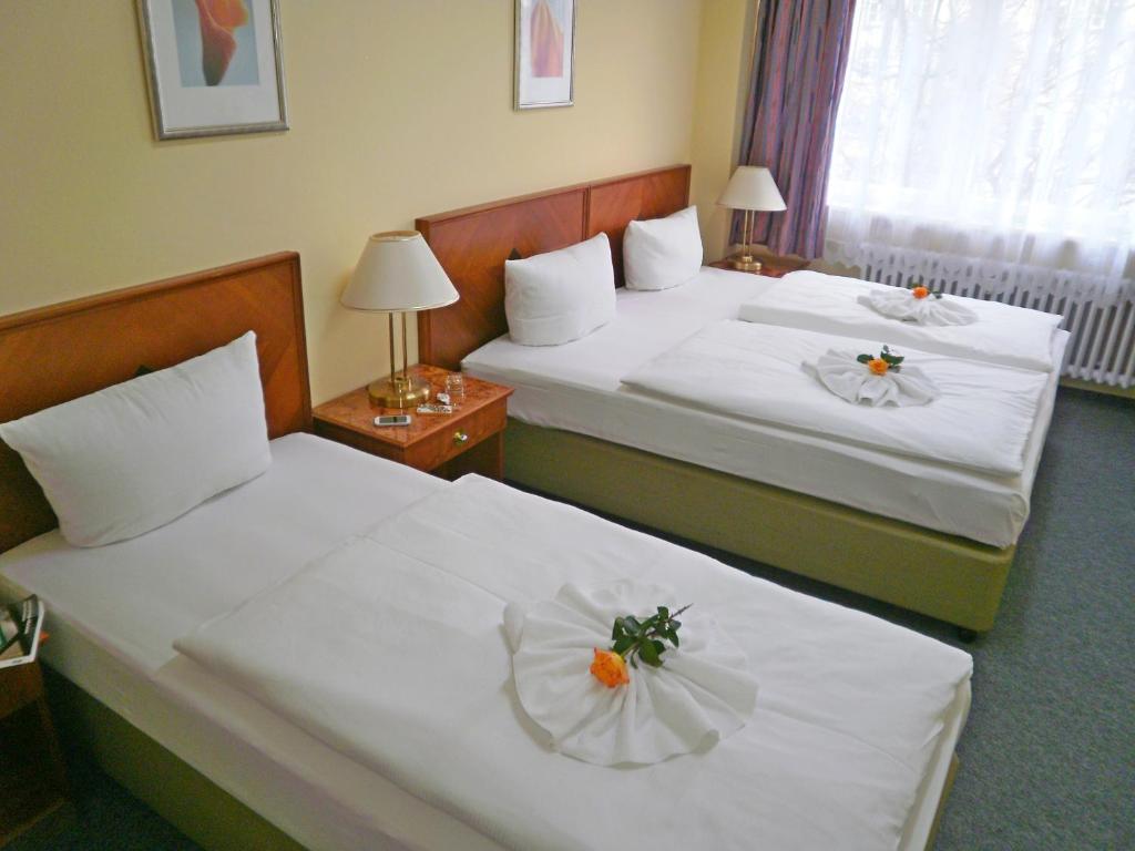 Трехместный (Трехместный номер с общей ванной комнатой), Hotel Amadeus Central