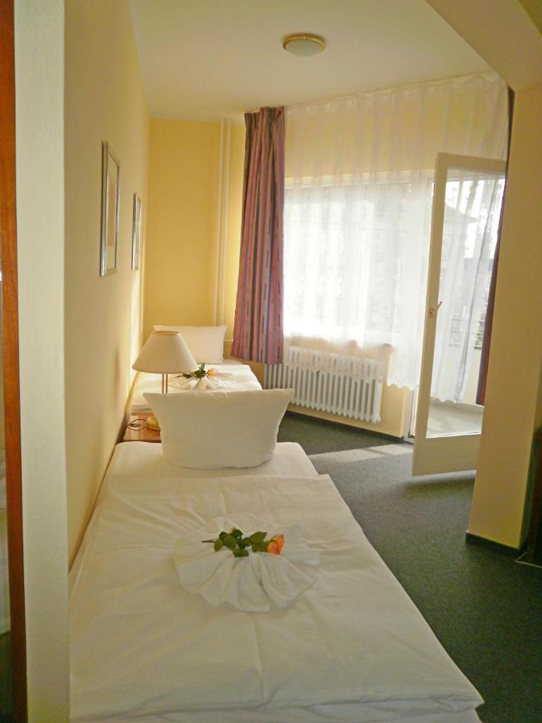 Четырехместный (Четырехместный номер с общей ванной комнатой), Hotel Amadeus Central