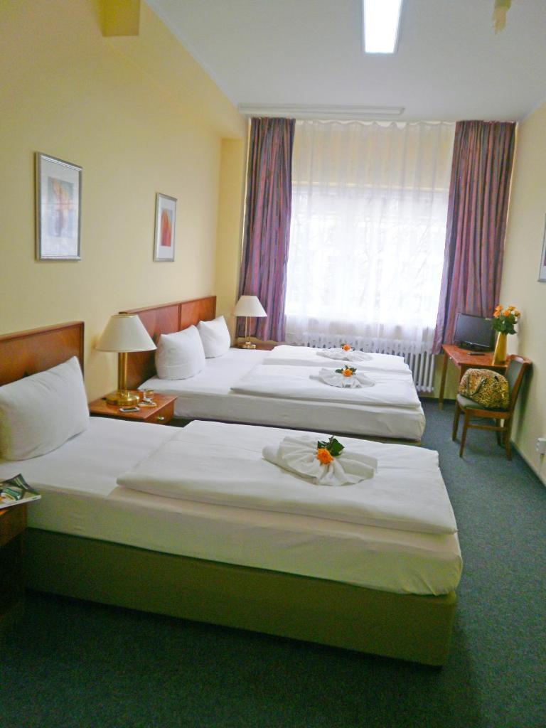 Трехместный (Трехместный номер с общей ванной комнатой), Hotel Amadeus Central