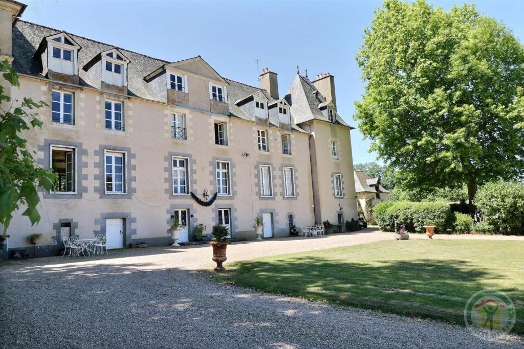 Château du Golf de la Freslonnière photo 1