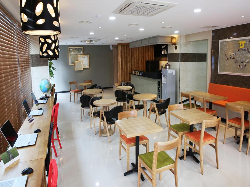 Jeju R Hotel & Guesthouse photo 2