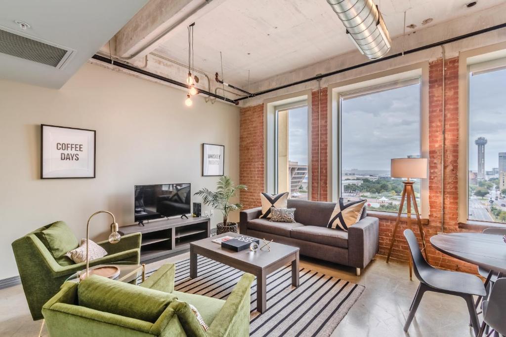 Abode Dallas - Downtown Convention Center photo 1