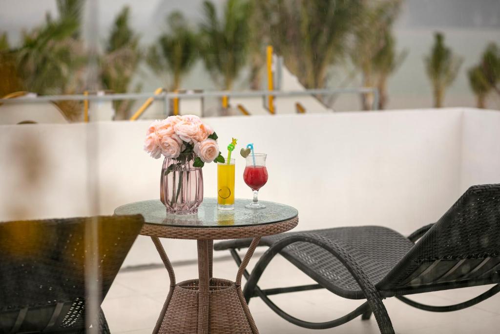 Tuan Chau Kingly Villa