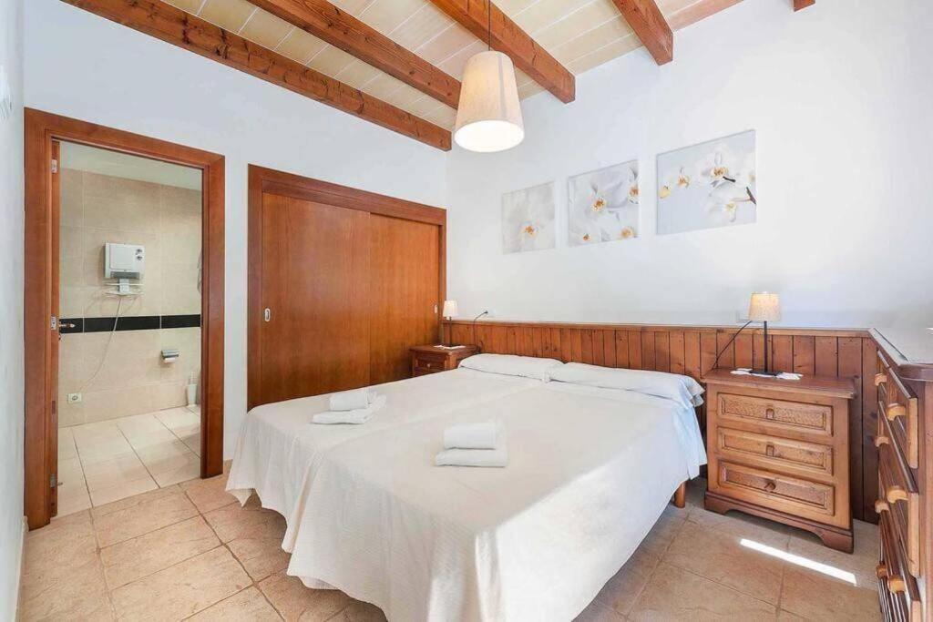 Villa Alexandria Cala Sant Vicenç, 300m from the beach photo 2