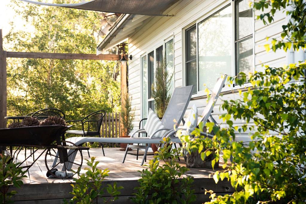 Toms Cottage - "Wilgowrah" -A Country Escape photo 1