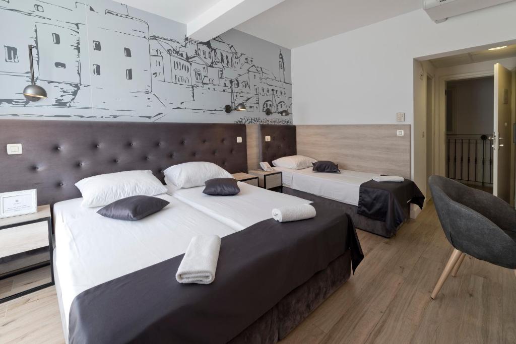 Трехместный (Трехместный номер с балконом), Hotel Perla