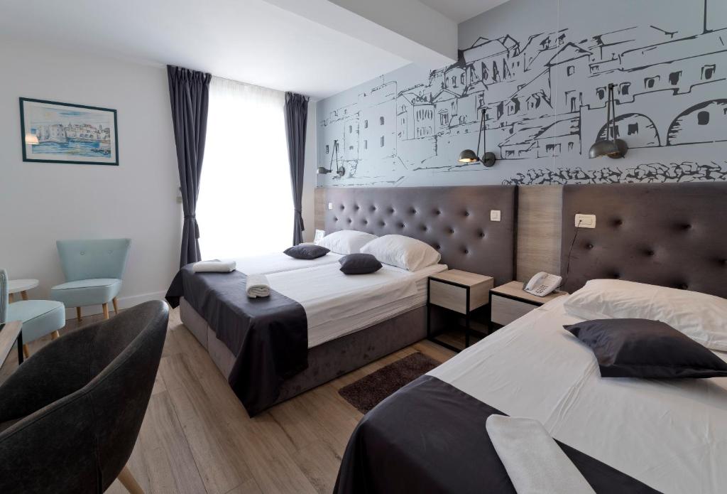Трехместный (Трехместный номер с балконом), Hotel Perla