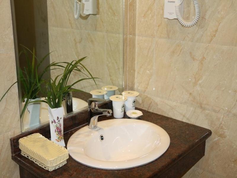 GreenTree Inn HuNan JiShou LongShan Yuelu Avenue Business Hotel photo 2