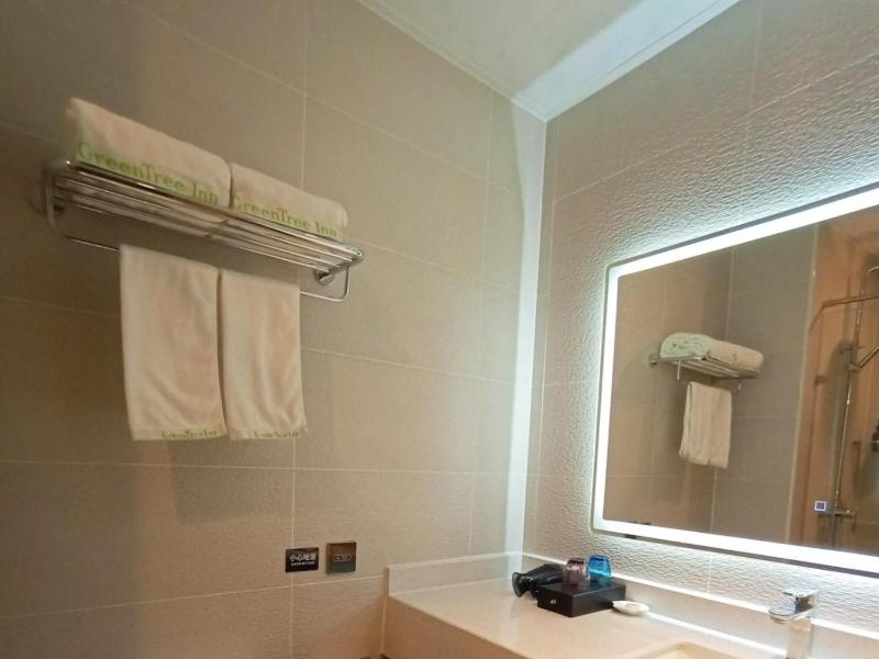 GreenTree Inn JiuJiang Railway Station Business Hotel photo 4