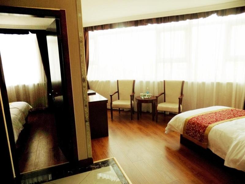 GreenTree Inn Hebei Chengde Luanping Luanyang Road Xiangyuan Road Express Hotel photo 4