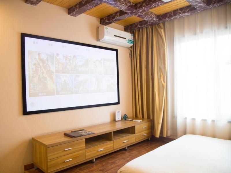 GreenTree Inn ShanXi LuLiang FengShan Road Central Park Express Hotel photo 1