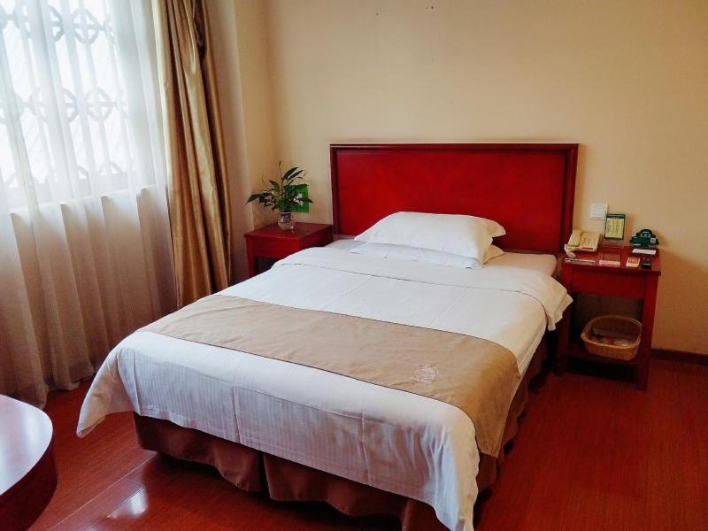 GreenTree Inn Jiangsu Suzhou Changshu Fangta Park Pedestrian Street Business Hotel photo 2