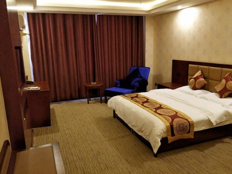 GreenTree Alliance Tacheng City Wenqin Road Zuoan Sunshine Hotel photo 3