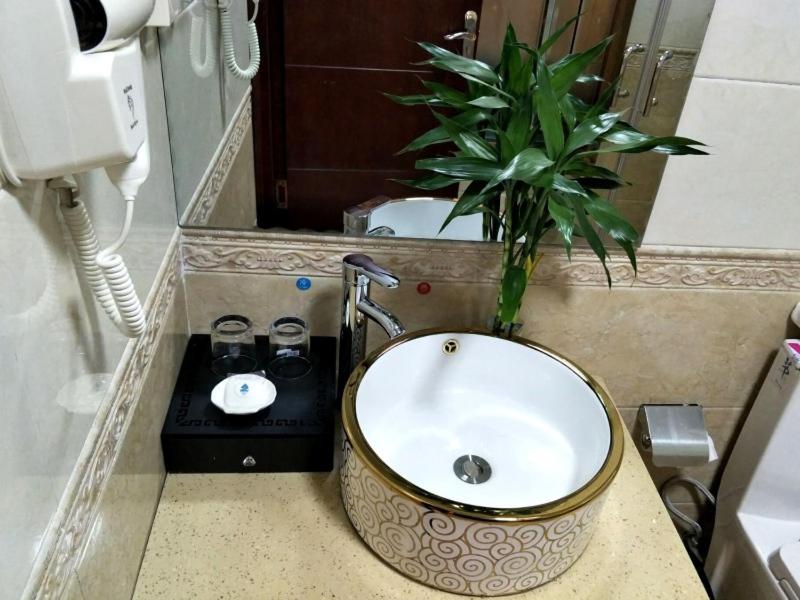 GreenTree Alliance Tacheng City Wenqin Road Zuoan Sunshine Hotel photo 4