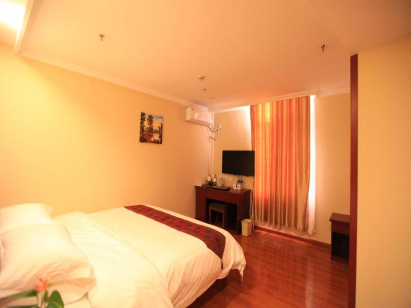 GreenTree Inn Liaoning Dalian Railway Station South Shengli Square Express Hotel photo 4