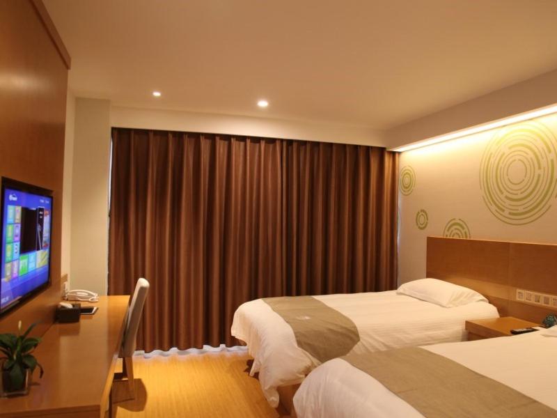 GreenTree Inn Xingtai Development Zone Zhongxing Road International New City Business Hotel photo 2