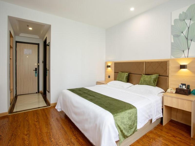 GreenTree Inn Changzhou Xinbei District Taihu Road Wanda Plaza Dinosaur Park Express Hotel photo 1