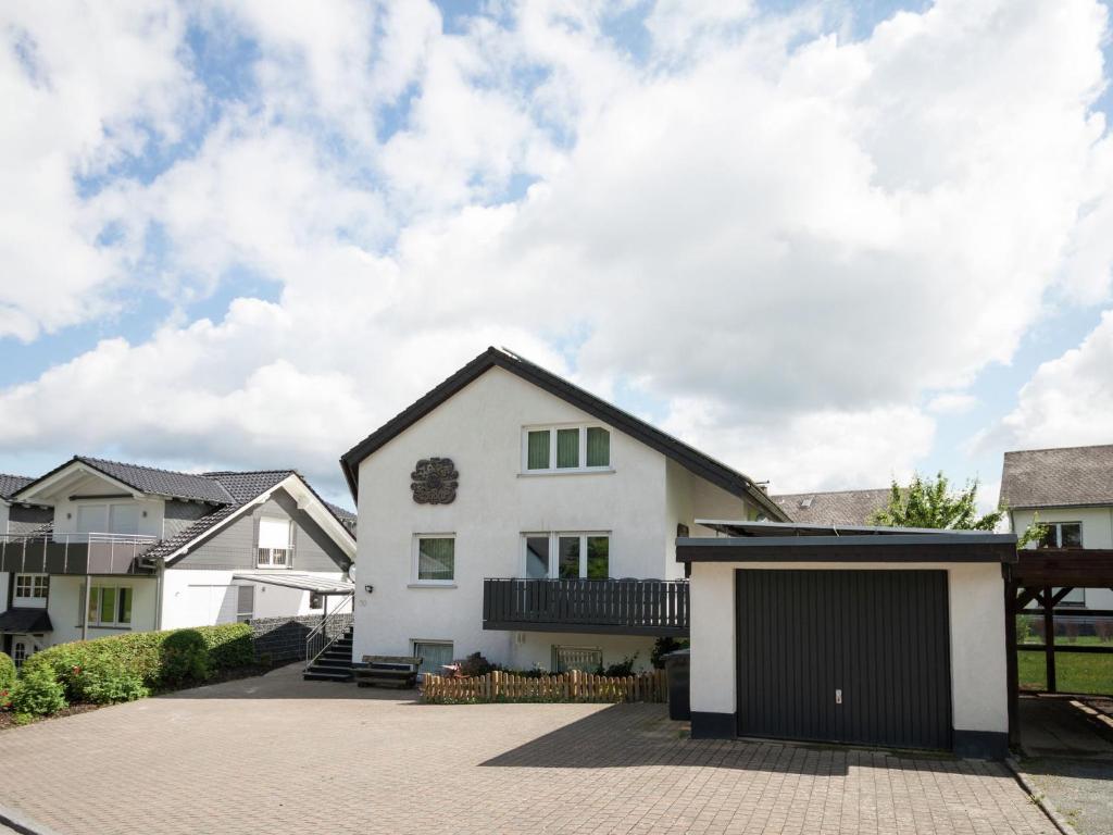 Enchanting Holiday Home in B defeld with Private Terrace