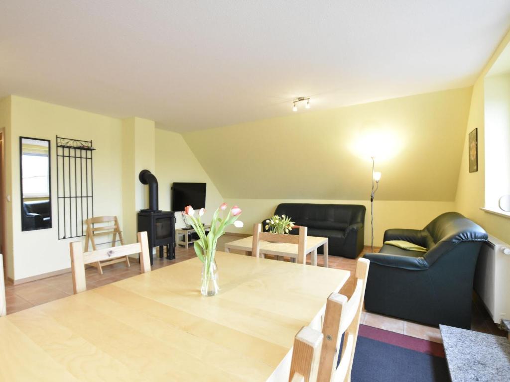 Cozy 5-bedroom Holiday Home in Zierow with Garden photo 1
