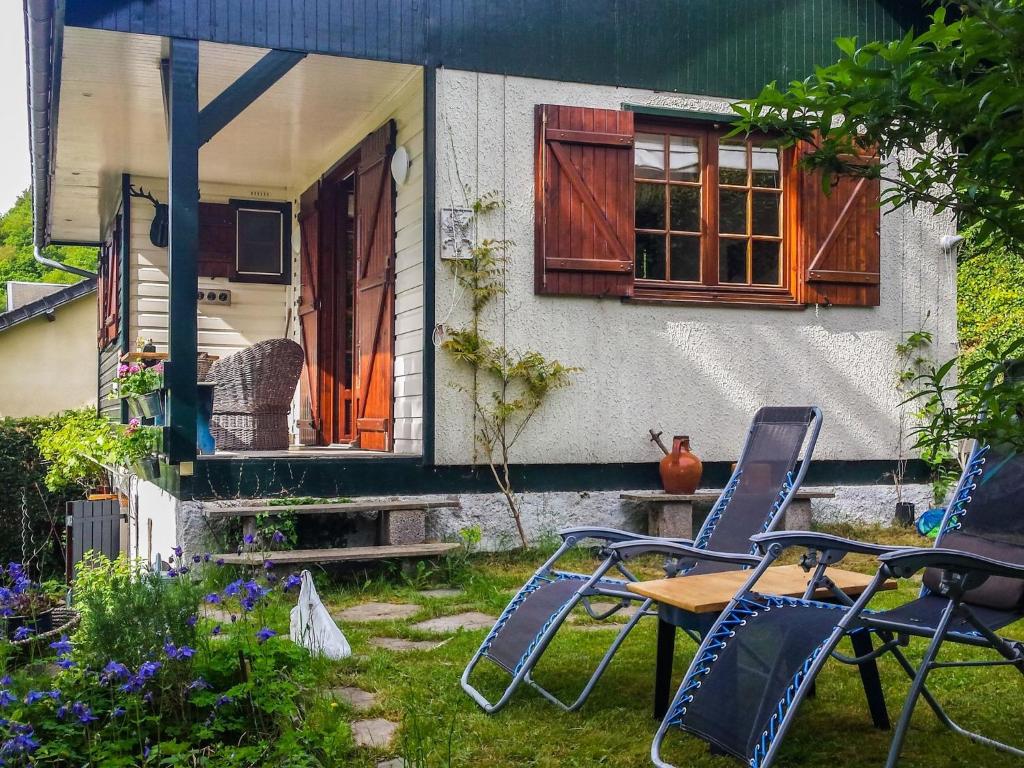 Holiday home in Miremont with garden
