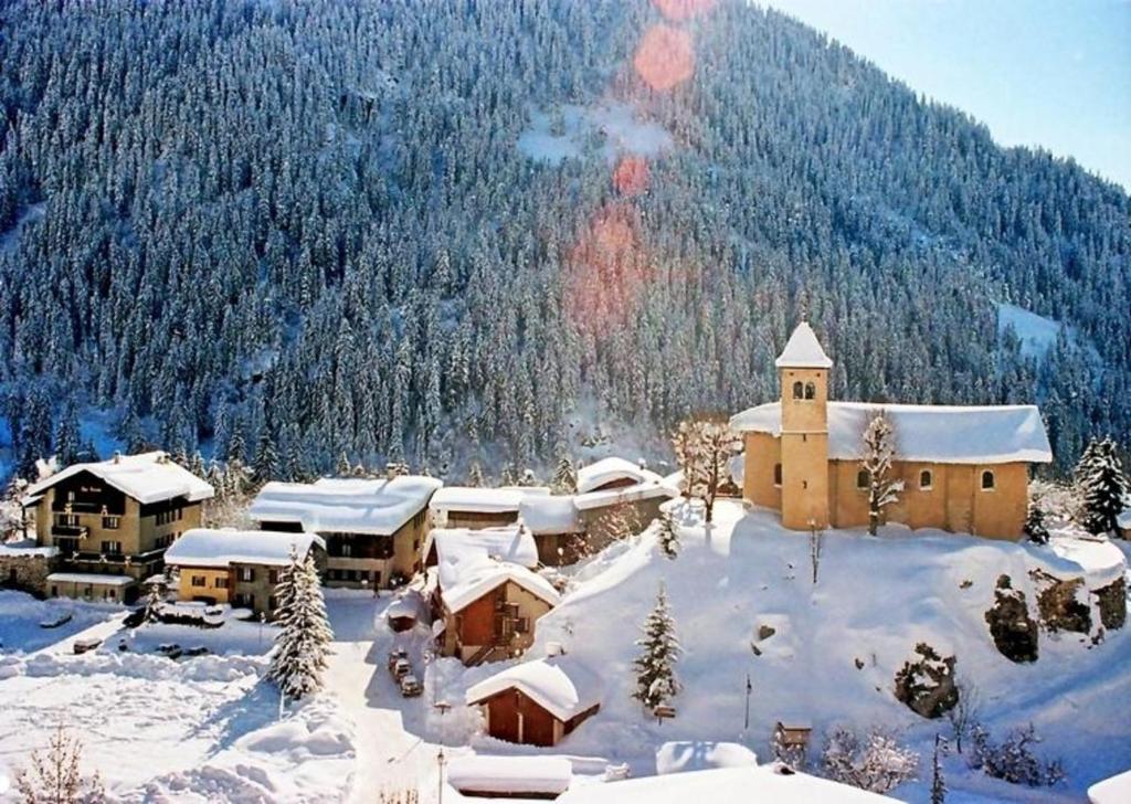 Chalet Bouquetin- Marmotte for up to 6 people photo 2