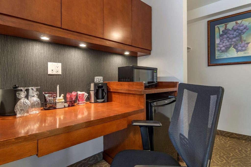 Hotel Penticton, Ascend Hotel Collection photo 4
