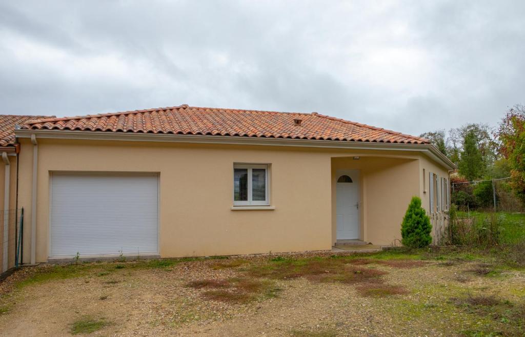 Maison individuelle avec jardin proche Poitiers photo 1
