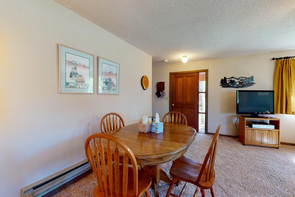 Aspen Retreat Cabin photo 4