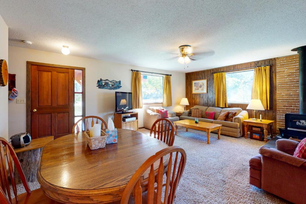 Aspen Retreat Cabin photo 3