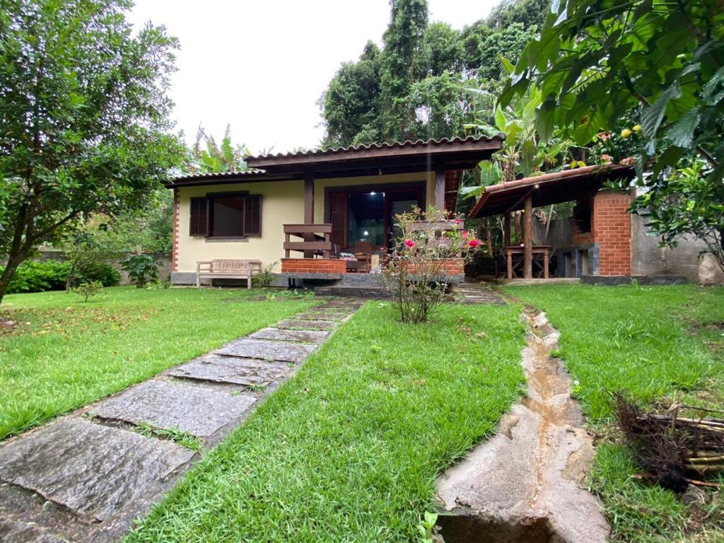 Lumiar linda vista das montanhas, com lareira, churrasqueira, wifi, Tv a cabo, casa ampla, arejada jardim pertinho do centro de Lumiar e de cachoeiras photo 1