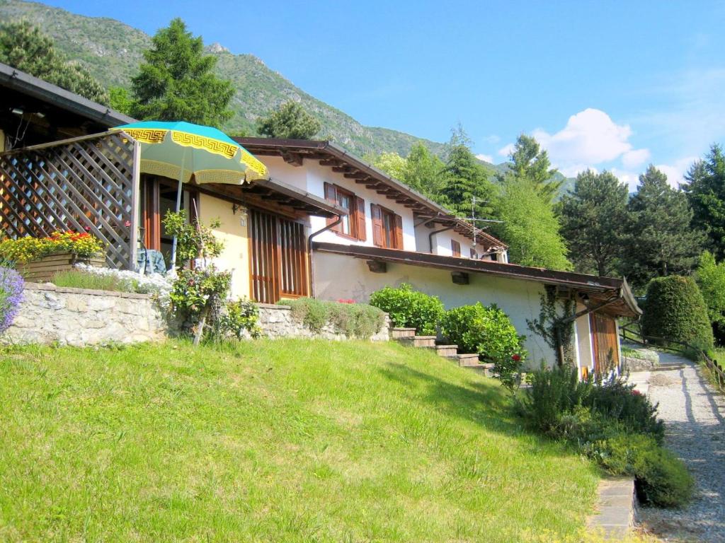 On the banks of the Idro lake in a quiet location