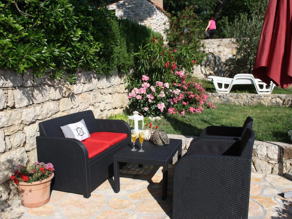 Scenic apartment in Maslenica with terrace photo 3