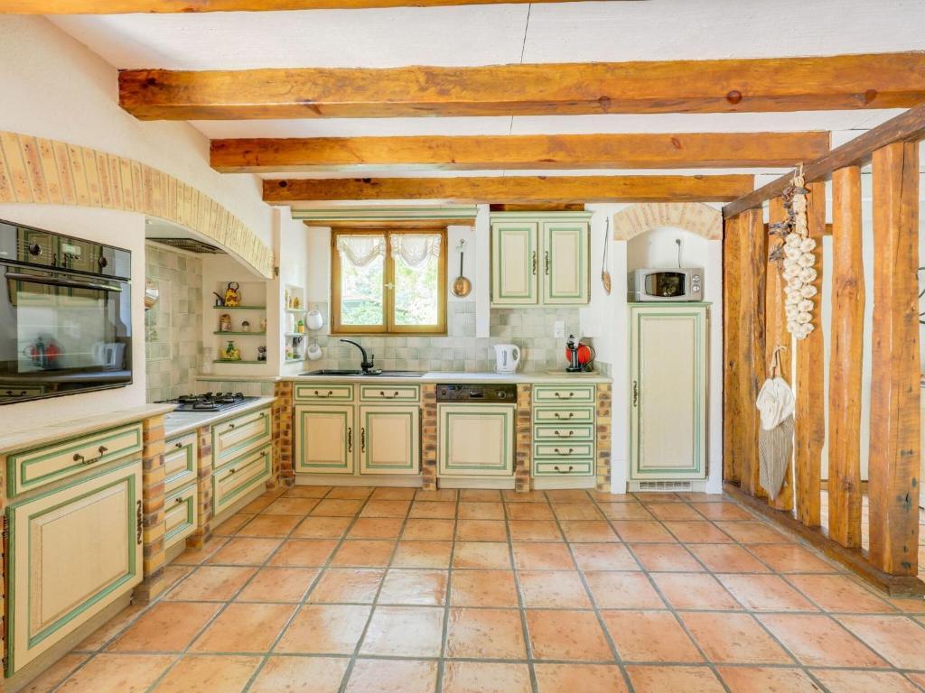 Typical holiday home with large garden photo 3